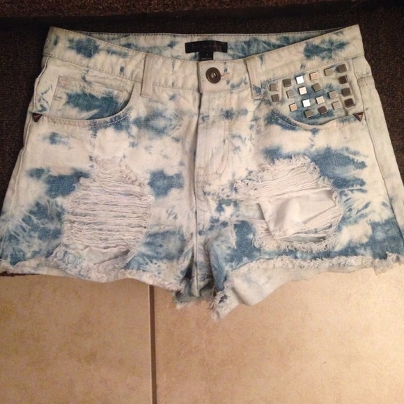 Cute Tie dye distressed studded shorts
