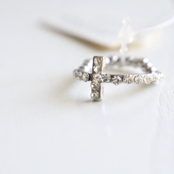 Jewelry - Dainty Sparkling cross ring