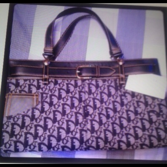 BOUGHT AT POSH -DANIELLE'S CLOSET -dtraine's87 - Picture 1 of 1