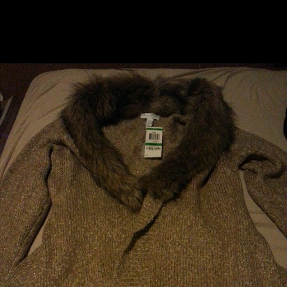 fur collared sweater