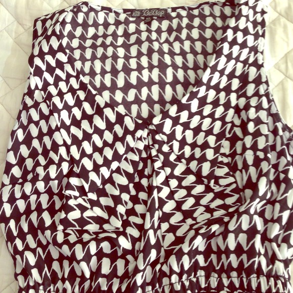 BeBop XS bow front black and white dress
