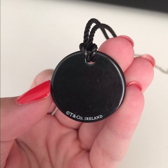 Tiffany & Co. "Tiffany Notes" lacquer pendant - Picture 2 of 4