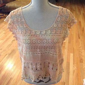 Embroider Sleeveless Short Top