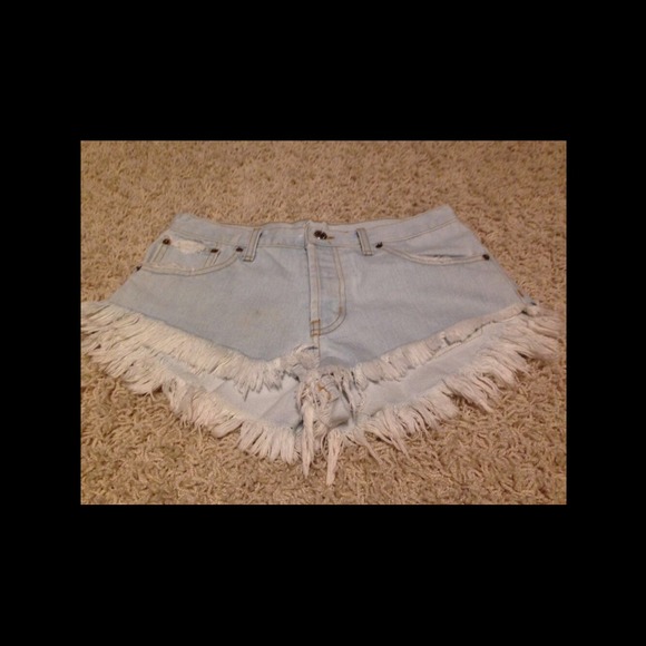 Size M Runwaydreamz pale high waisted shorts.