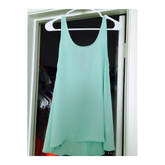 Everly Tank Top - Picture 2 of 4