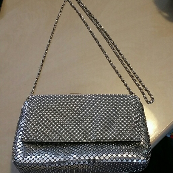 Beautiful silver handbag. Use once for wedding.