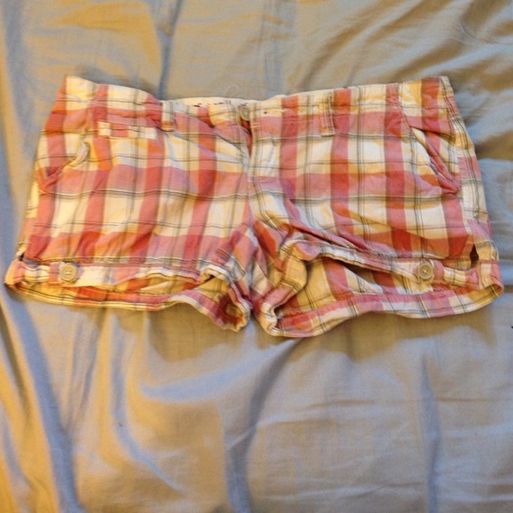 Plaid hollister shorties! - Picture 1 of 3
