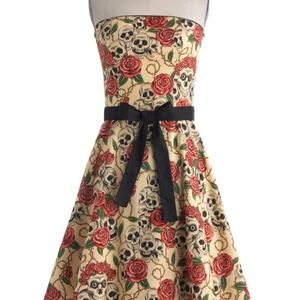 New with tags sleeveless skull and roses dress.