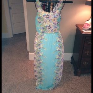 Gorgeous floral maxi!