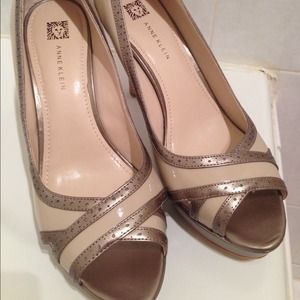 Anne Klein High Heels nude color with dark bronze