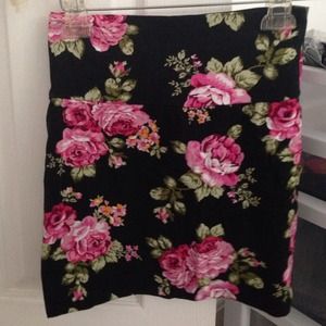 Flower fitted skirt