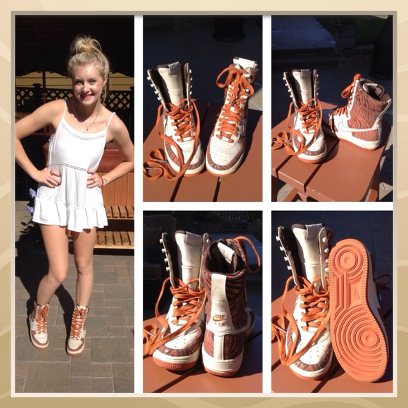 🎉HP 🎉 RARE NIKE AIR TENNIS HALF BOOT! - Picture 2 of 2