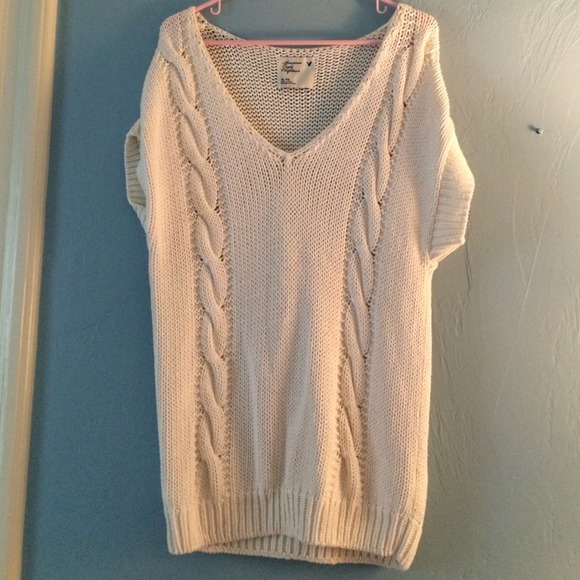 🔴SOLD🔴American Eagle short sleeve sweater