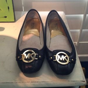 Michael Kors Fulton Moccasins. Blk w Gold hardware