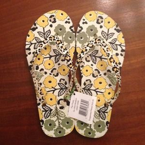 Vera Bradley Flip Flops (m)