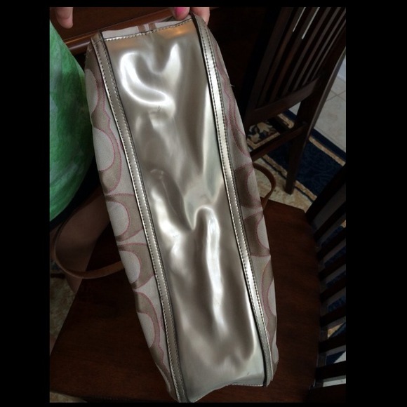 Coach purse - Picture 3 of 4