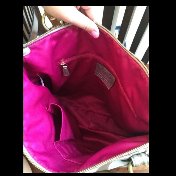 Coach purse - Picture 4 of 4