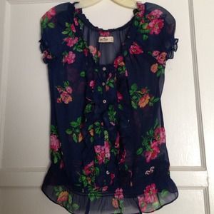 Sheer Hollister floral top🌺