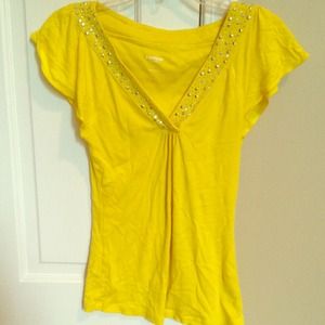 Yellow Express sparkle top!