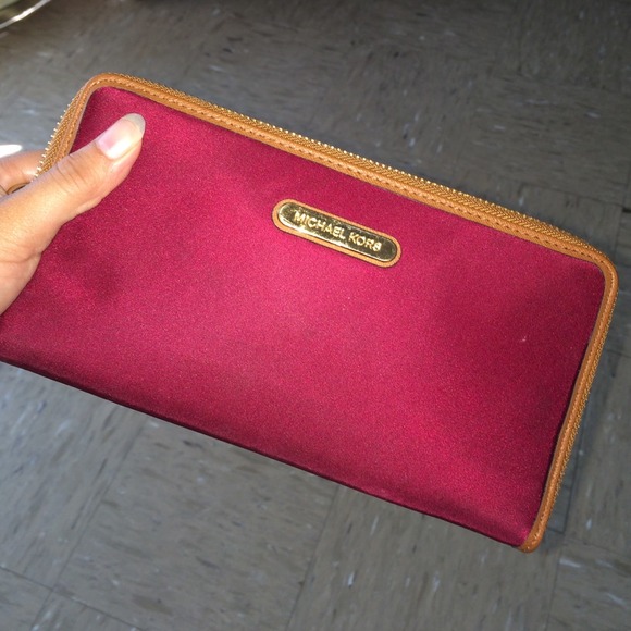 Michael kors wallet