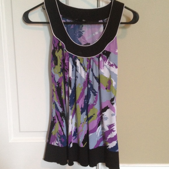 Elegant floral oz byer top with black band