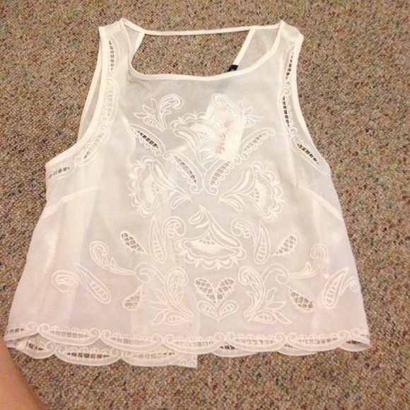 White tank top shirt! With open back!