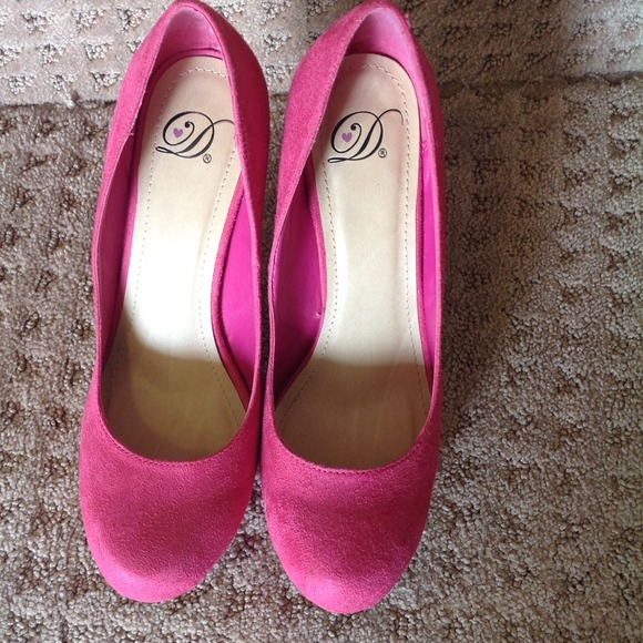 Fuchsia pumps take it with extra 50% off today