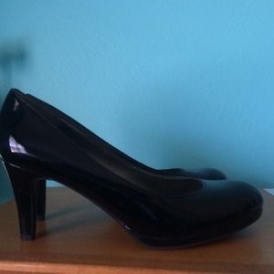 Black patent leather 3 inch comfort heels
