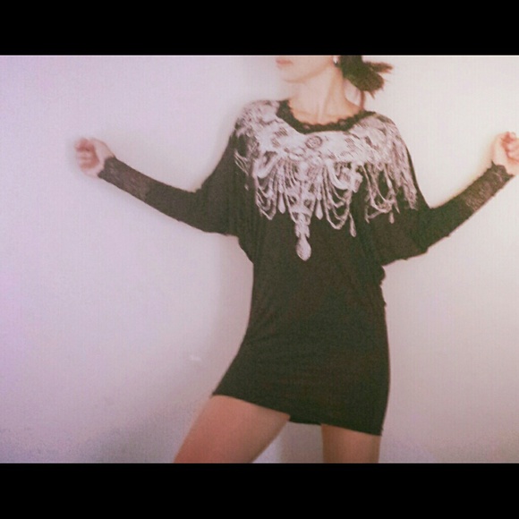 Dresses & Skirts - Mini black dress