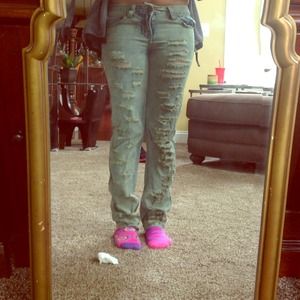 Distressed jeans! 😍