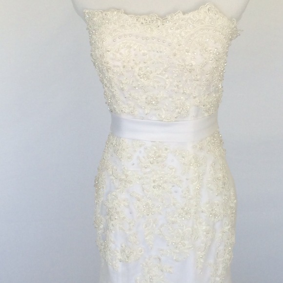 White sweetheart satin beaded dress - Picture 3 of 4