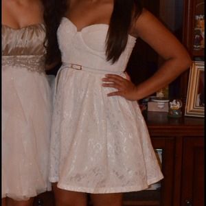 Sans Souci White Cocktail Dress