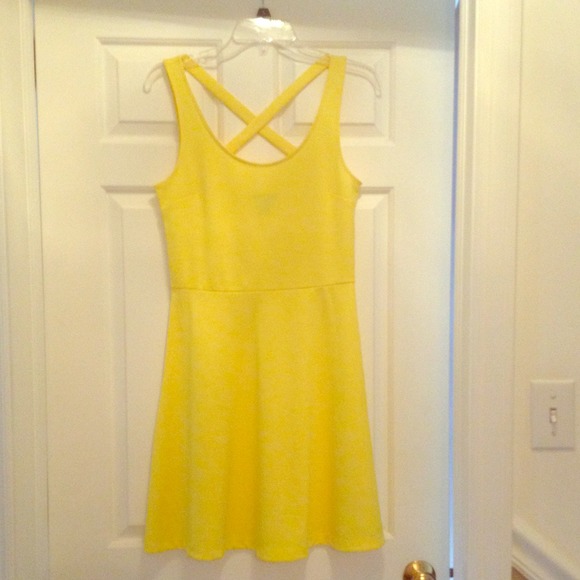 NWT Pineapple yellow H&M dress