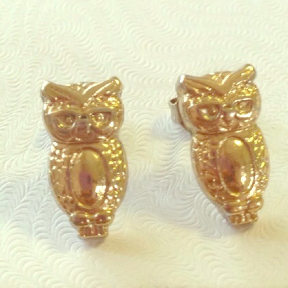 Gold colored owl stud earrings
