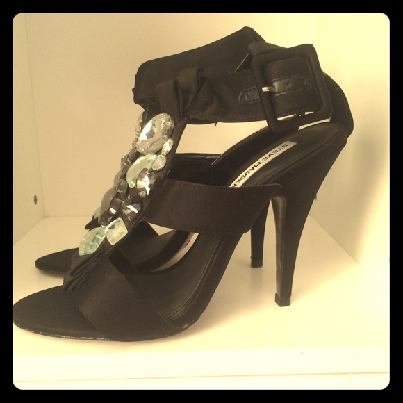 Steve Madden Shoes - 💎Steve Madden Jeweled Heels💎