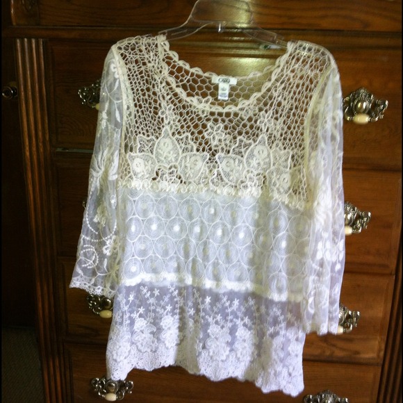 BEAUTIFUL BOHO CROCHET TOP! - Picture 1 of 4