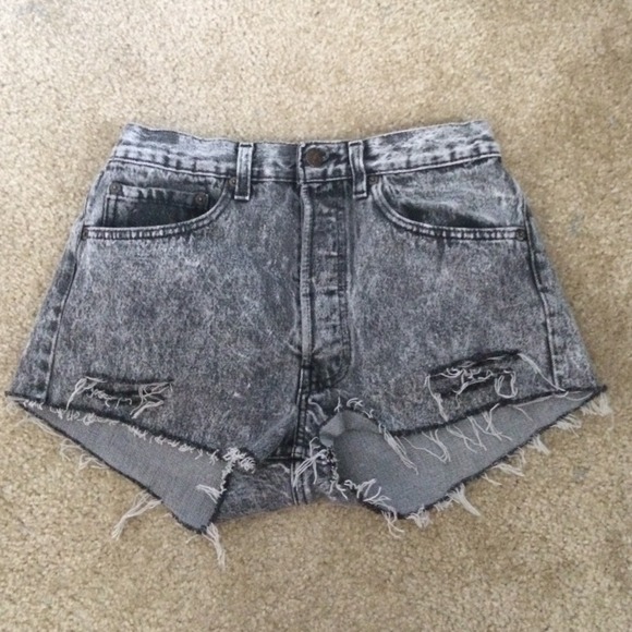 Levi's high waisted shorts