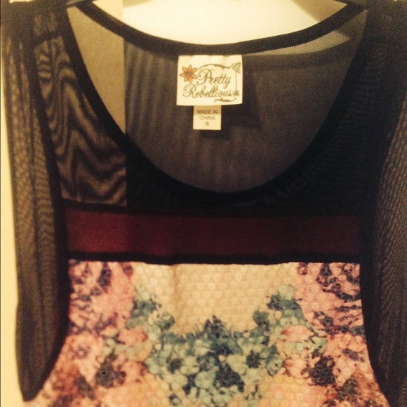 Sleeveless sequence top