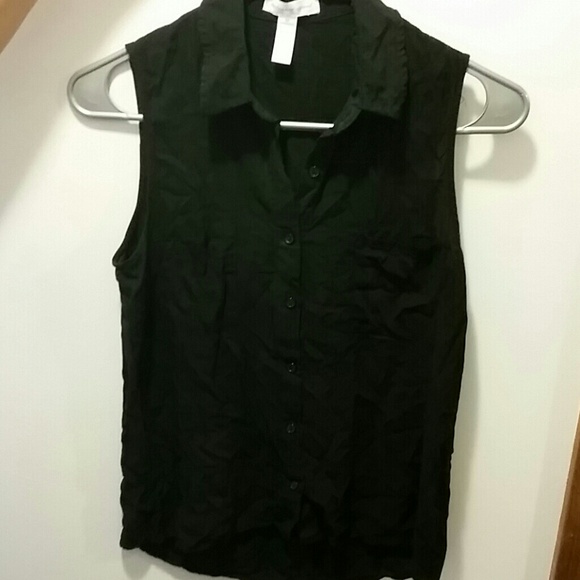 FREE Button up sleeveless