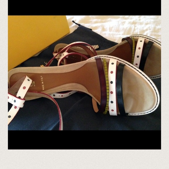 💥FENDI Real leather Strap sandals! Made in Italy