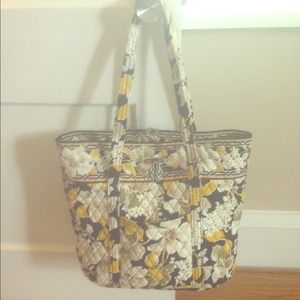 CYBER MONDAY SALE! Vera Bradley Large Tote