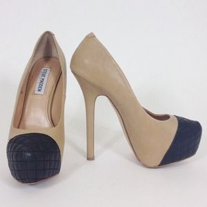 Steve Madden tan/black platform pumps, size 7