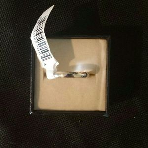 Ring band