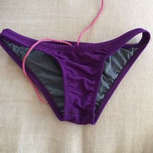 ❌SOLD❌ Jolyn purple bikini bottoms