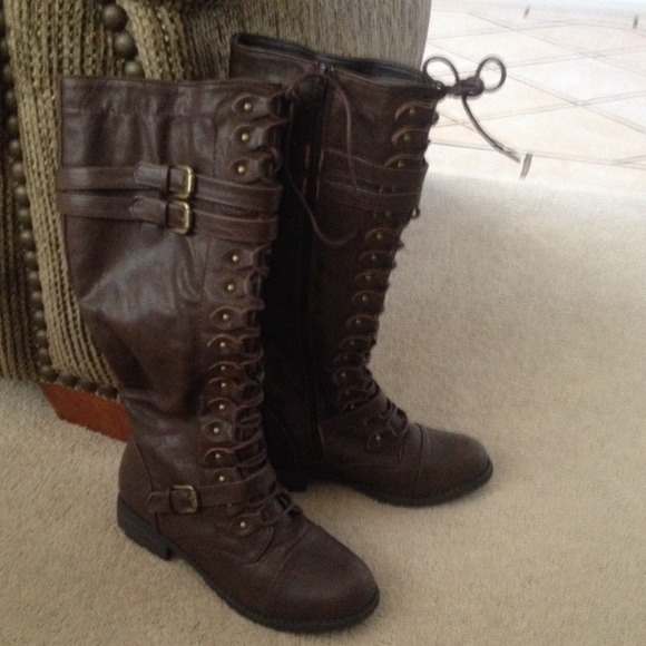 NWT Brown Boots