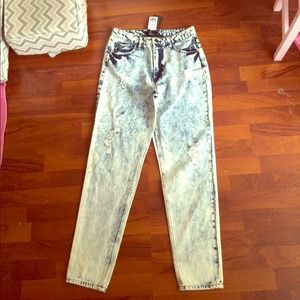 High wasted destroyed acid wash jeans