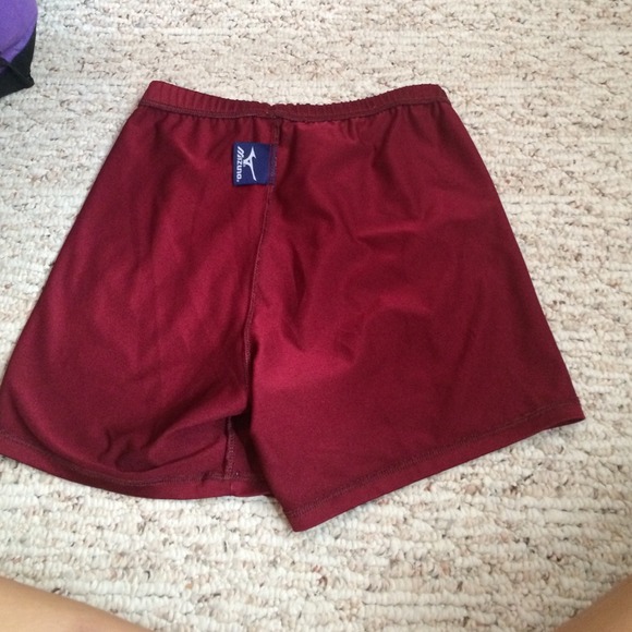 Red spandex - Picture 3 of 3