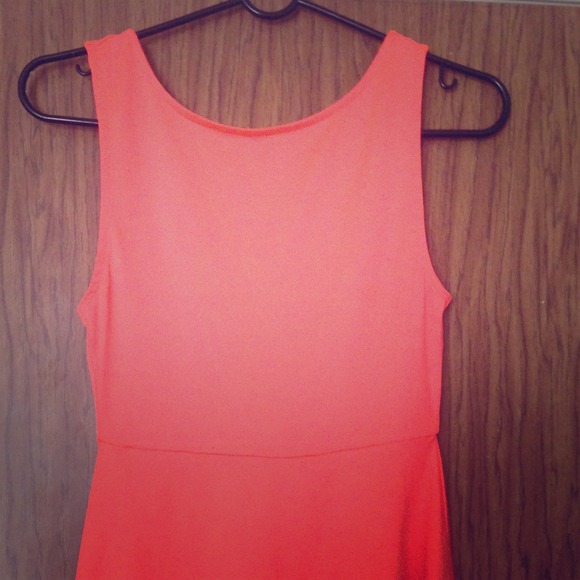 Open back summer / spring dress - Picture 1 of 3