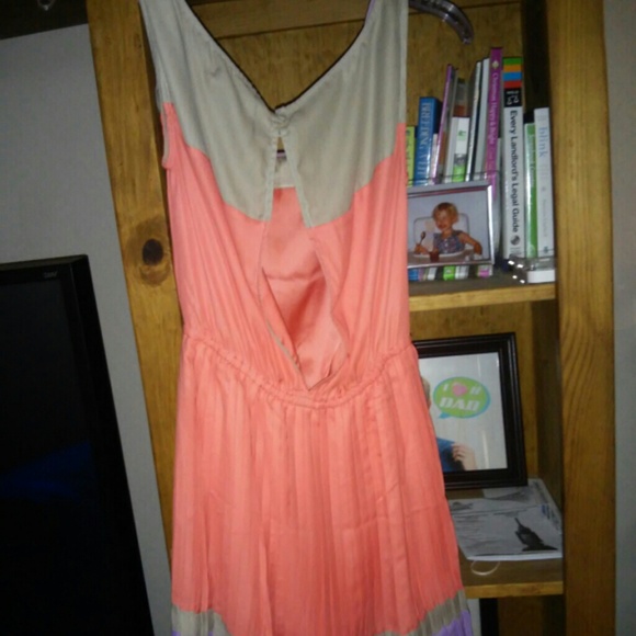 Spring colored dress - Picture 3 of 3