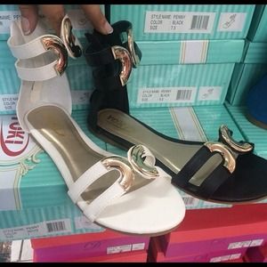 NIB Comfy Cute Women's Sandal